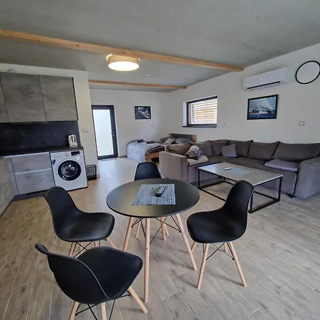 Relax Lipno- U Plaze Windy Point Apartment
